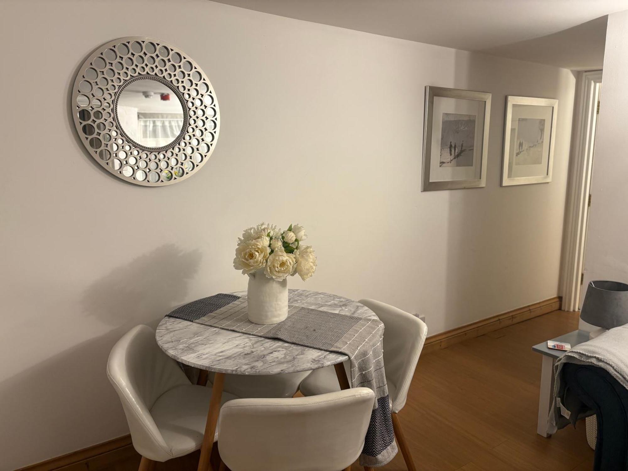 Seaton, Devon, Two Bed Apartment, Just Off The Sea Front. Exterior foto